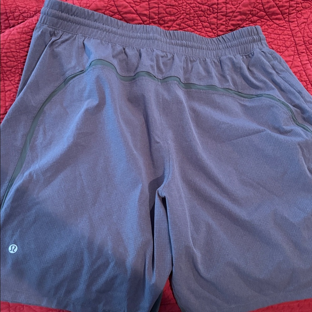 lululemon athletica Men's Blue Athletic Shorts - Picture 4 of 6